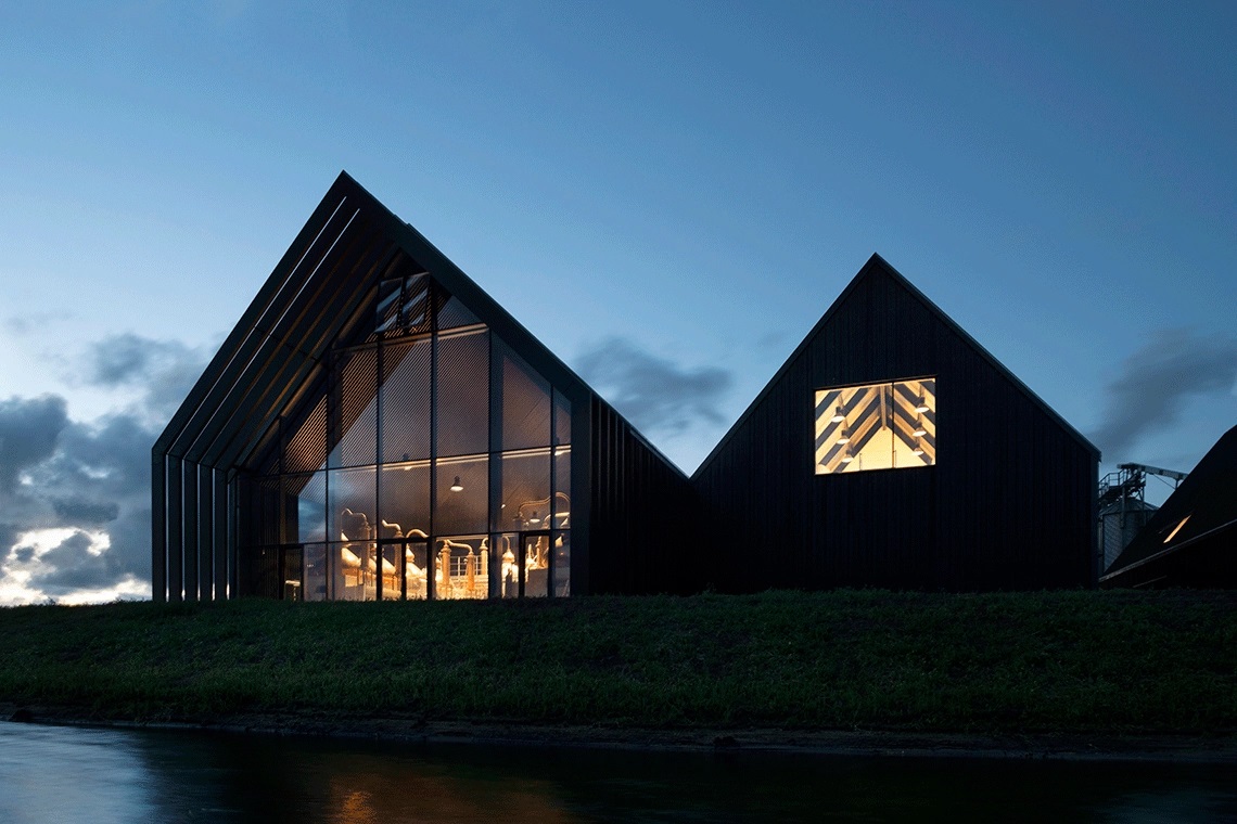 Whisky Facade